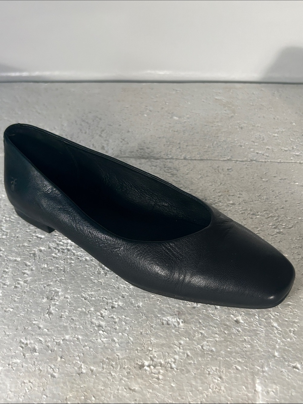Frye SZ 9 Black Leather Ballet Flats Timeless Closet Staple Minimalist Academia - Picture 3 of 10